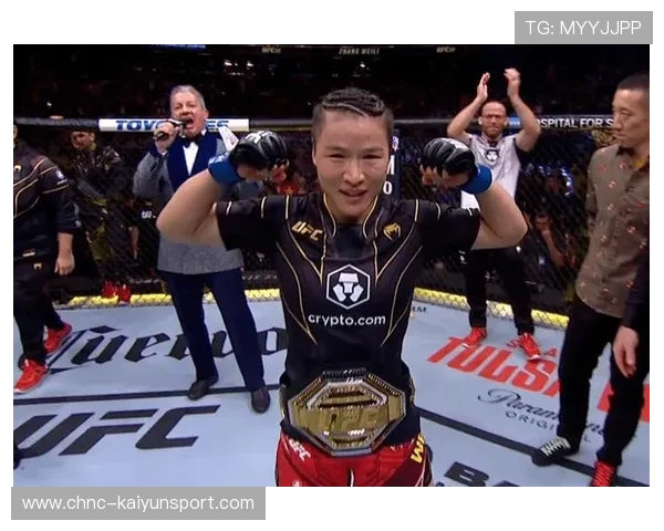 UFC选手怒扇自己脸激励：逆境中的那份坚韧与勇气