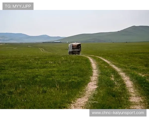 特色草原越野赛，体验纯朴原生态户外运动，草原越野车图片高清