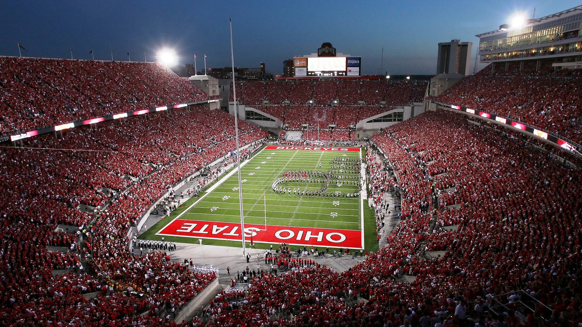 开云体育娱乐-尼斯后防密集站位减少失误空间