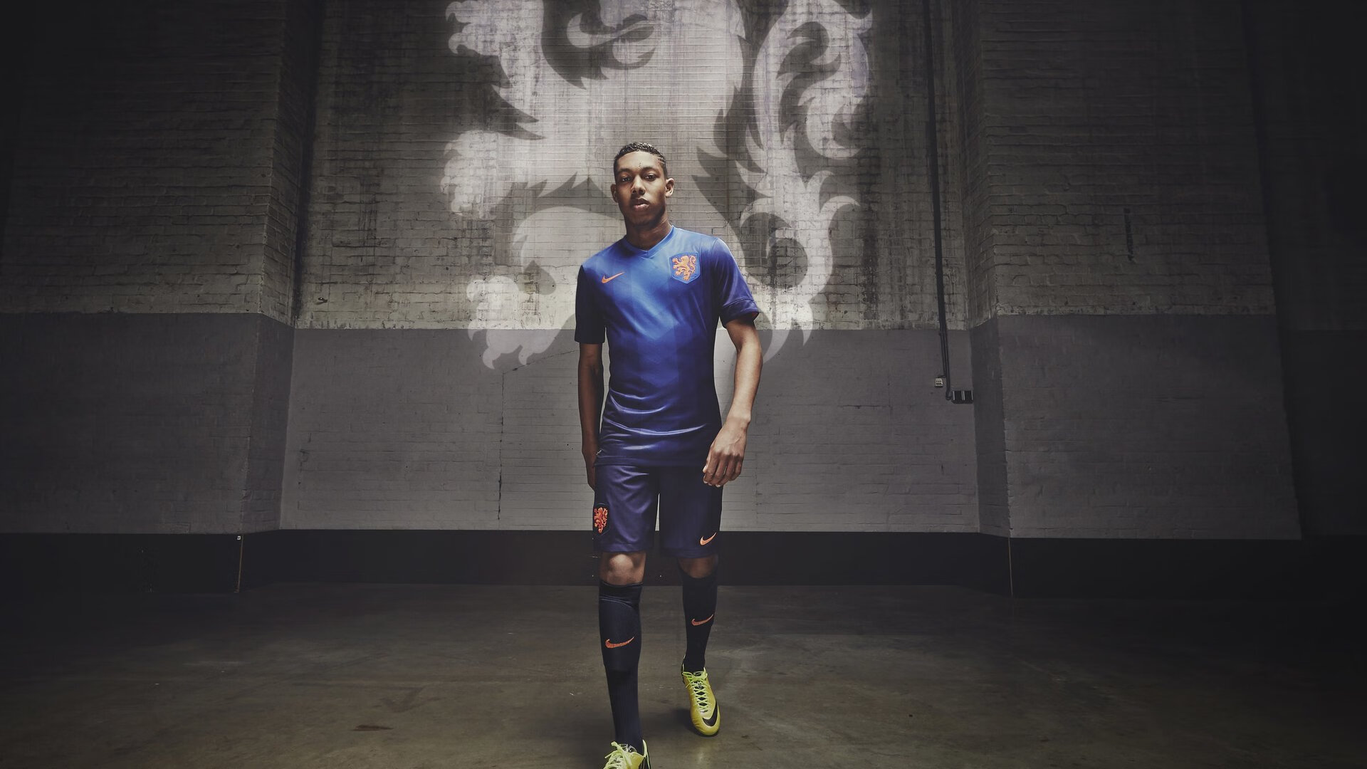 简:利用高效的边路突破,为全黑队注入不竭活力